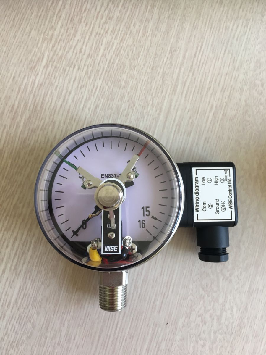 Đồng hồ áp suất wise có tiếp điểm điện